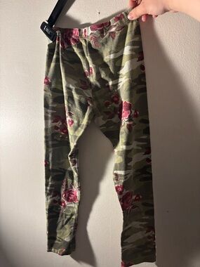 wonder nation Olive Camo with Pink Floral Girls' Leggings